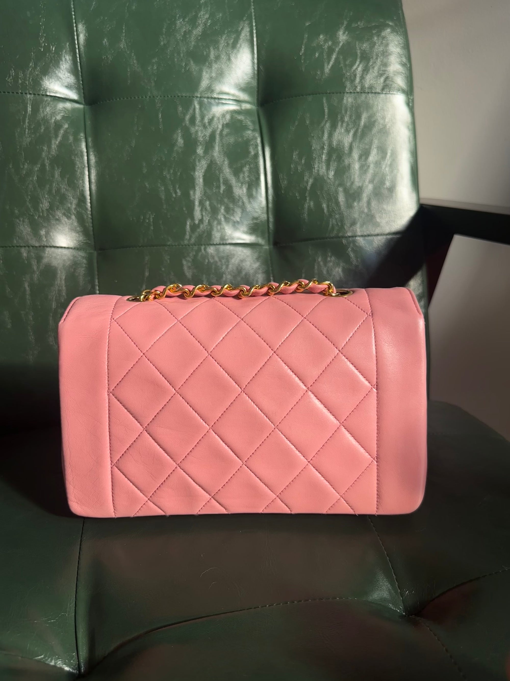 Super Rare! Chanel Diana 22 Vintage Bag in Pink Lambskin - 24ct