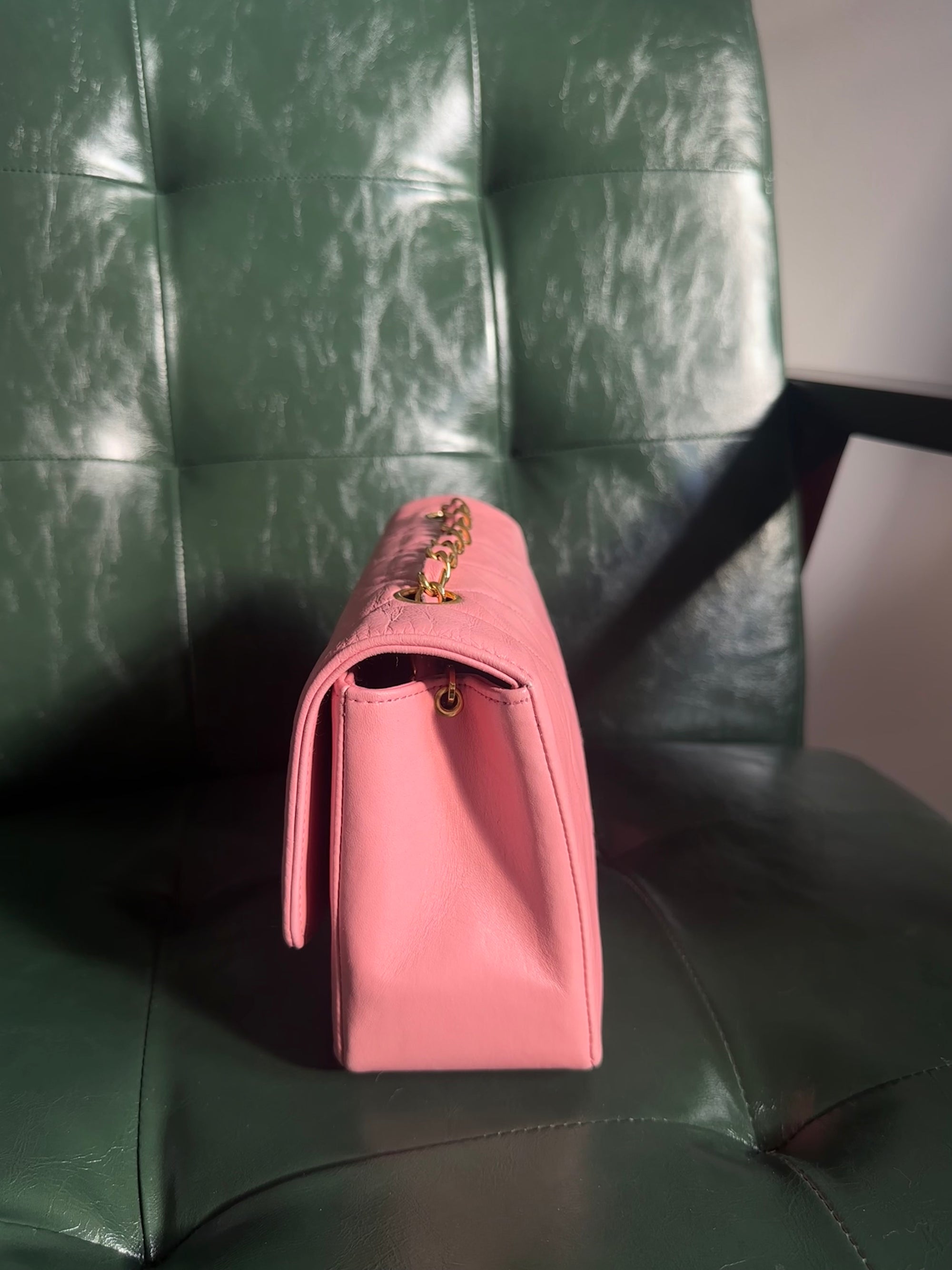 Super Rare! Chanel Diana 22 Vintage Bag in Pink Lambskin - 24ct