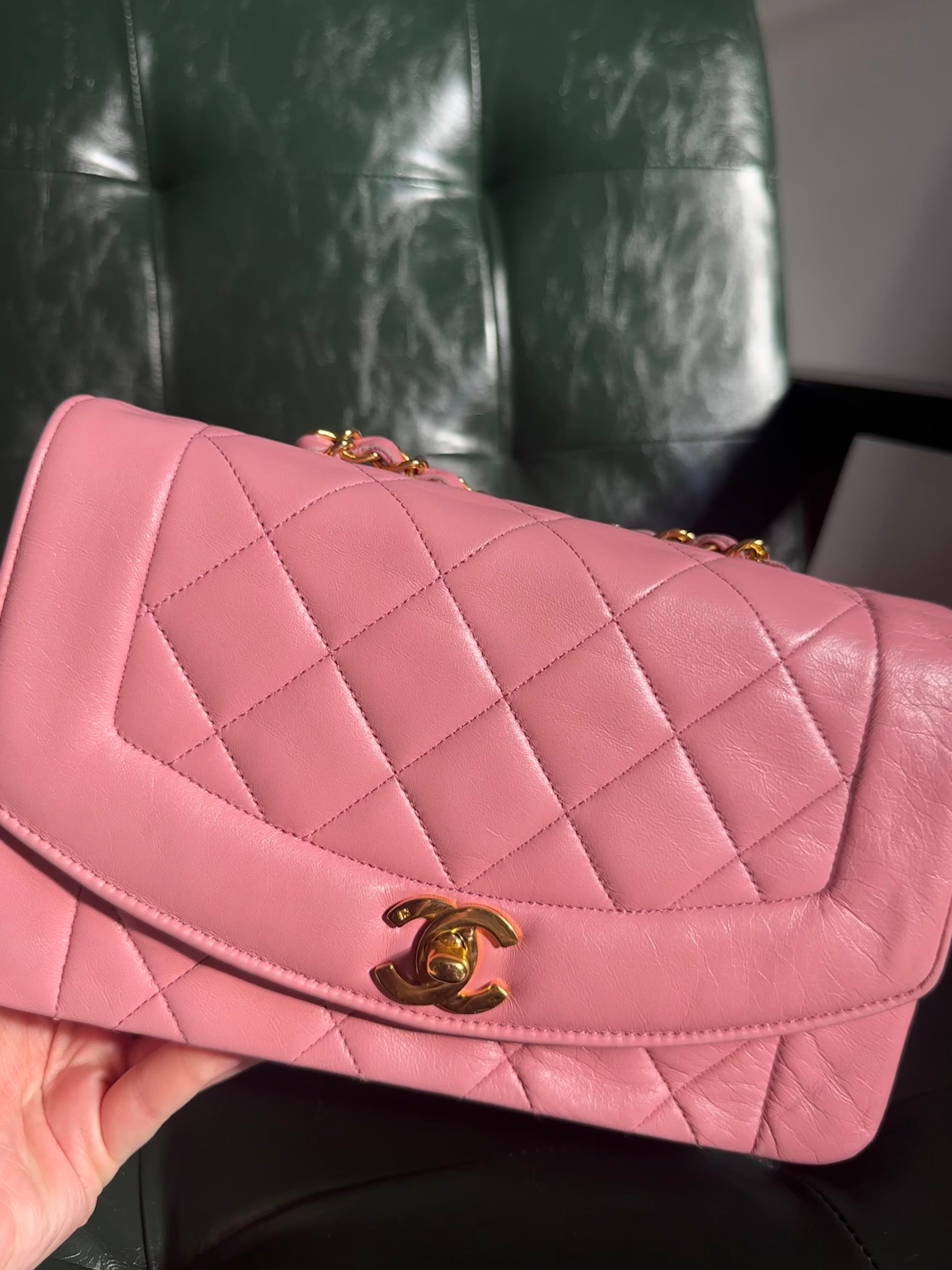 Super Rare! Chanel Diana 22 Vintage Bag in Pink Lambskin - 24ct