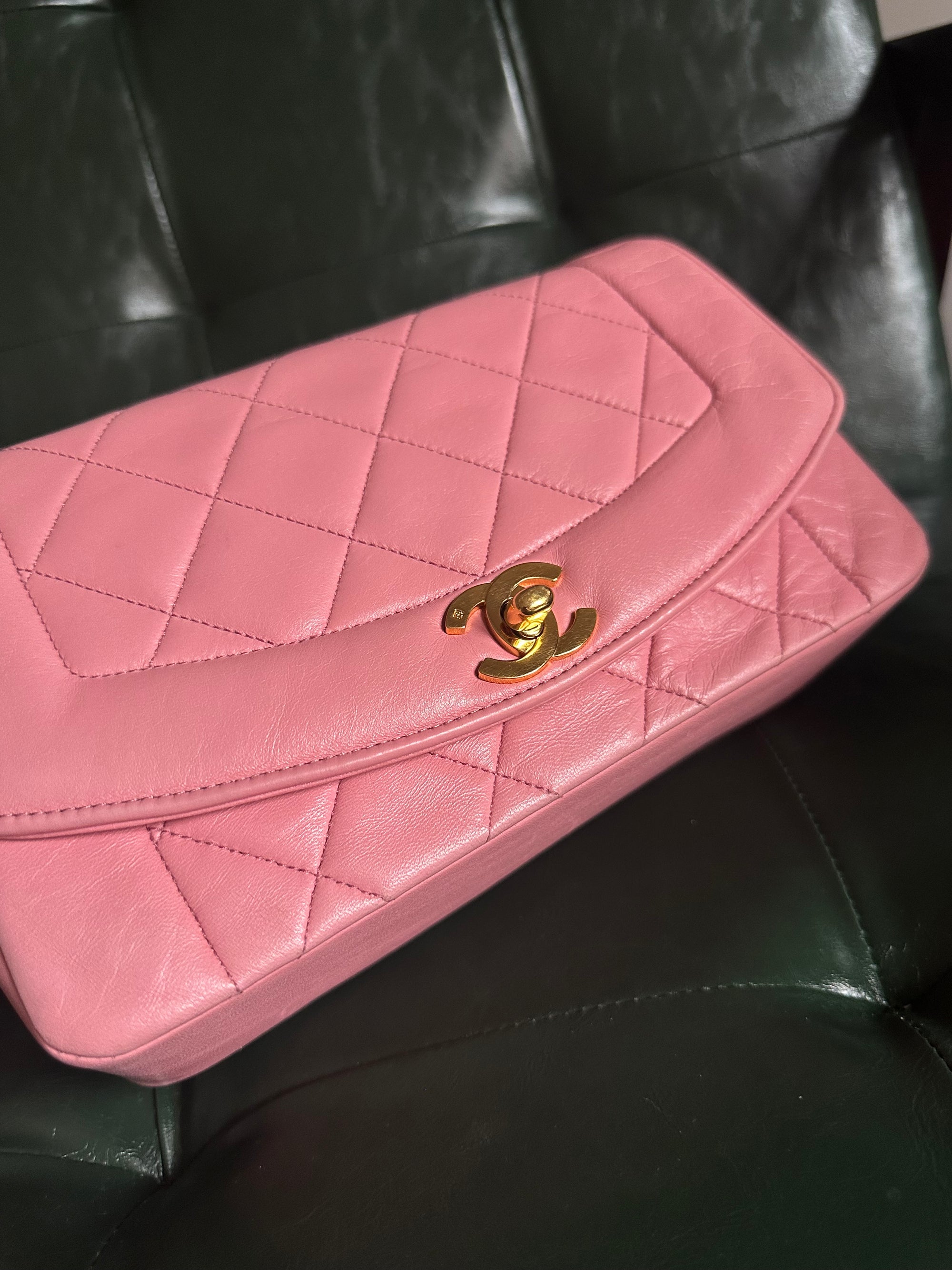 Super Rare! Chanel Diana 22 Vintage Bag in Pink Lambskin - 24ct
