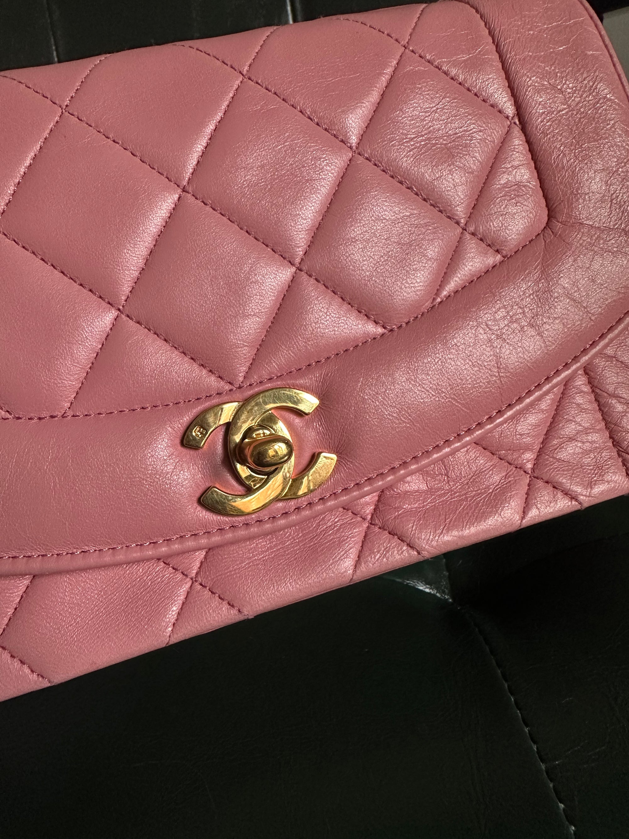 Super Rare! Chanel Diana 22 Vintage Bag in Pink Lambskin - 24ct