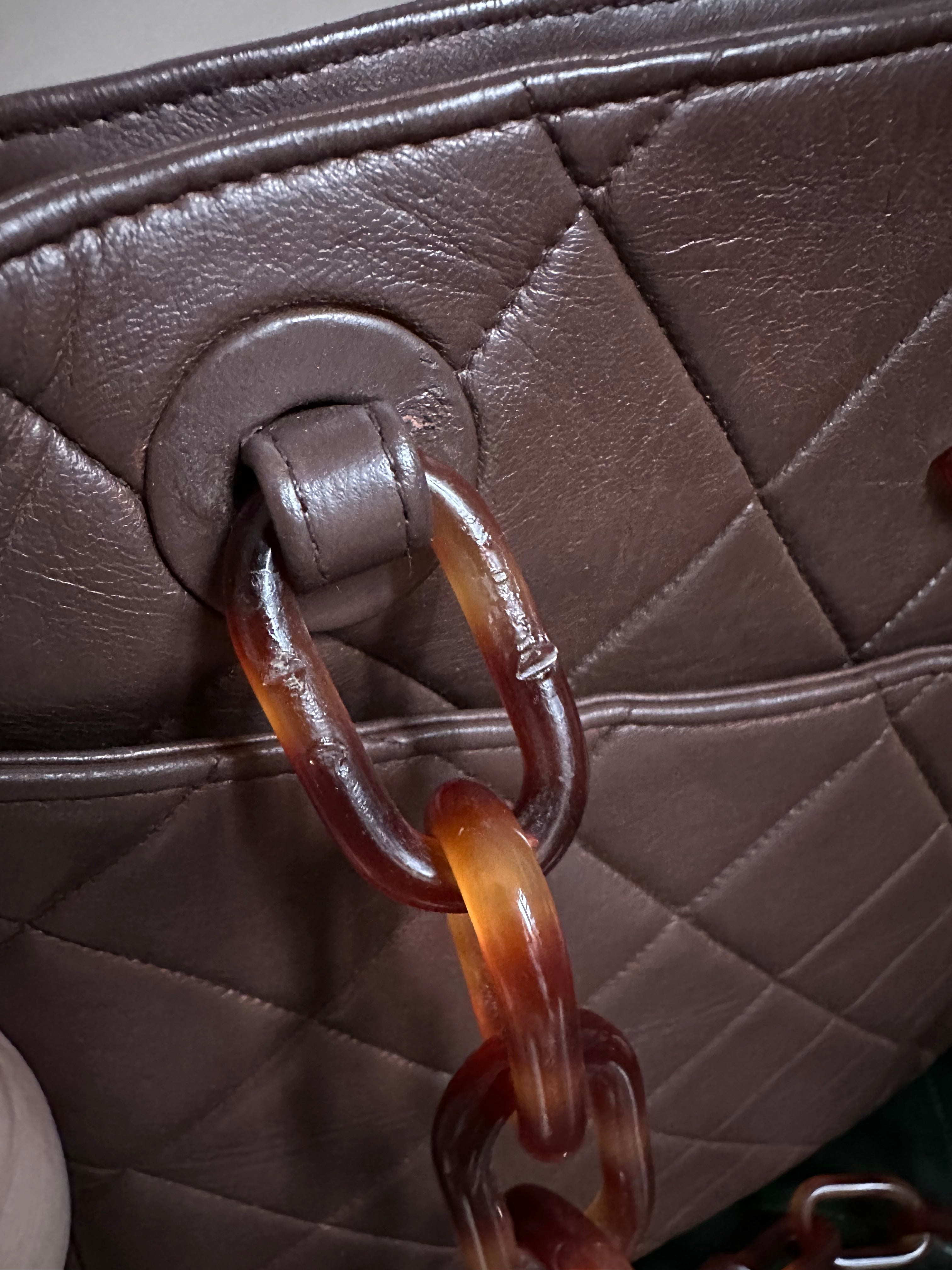 CHANEL ダークブラウン ボストンバッグ　ヴィンテージ Chanel Vintage Brown Lambskin Tortoiseshell Chain Tote Bag